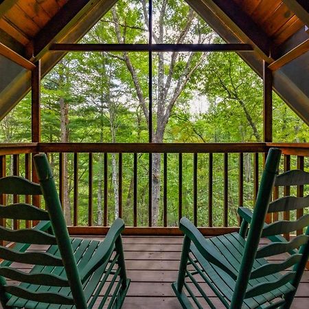 Gypsy Road - Privacy! Log Cabin With Hot Tub, Wifi, Directv And Arcade 세비어빌 외부 사진