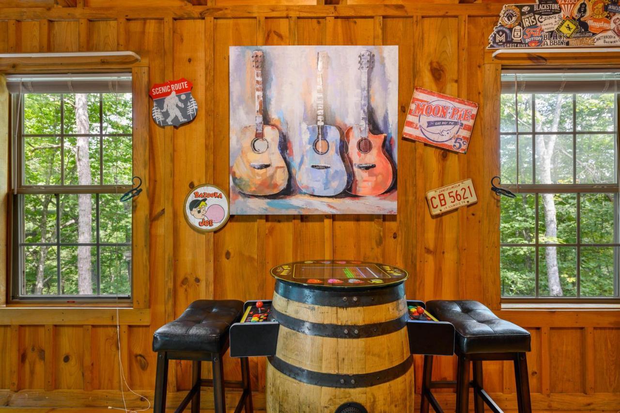 Gypsy Road - Privacy! Log Cabin With Hot Tub, Wifi, Directv And Arcade 세비어빌 외부 사진