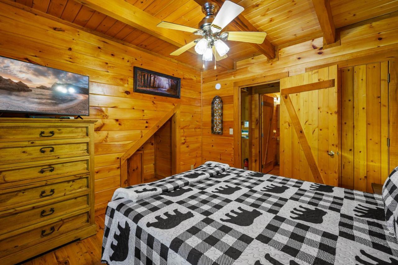 Gypsy Road - Privacy! Log Cabin With Hot Tub, Wifi, Directv And Arcade 세비어빌 외부 사진